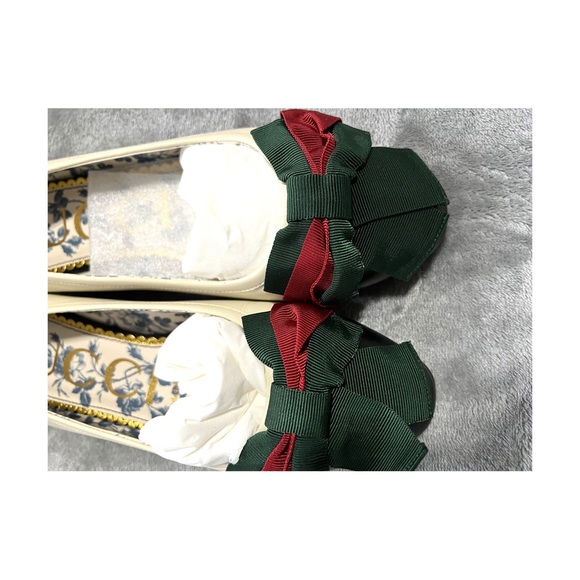 New Authentic Gucci Ivory Sylvie Green & Red Web Bow Flats - Picture 2 of 6